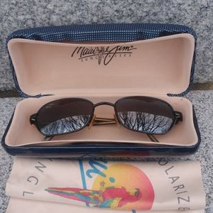 MAUI JIM Hilo 133-02 Polarized Sunglasses w/ Hardcase, 100% UV protection
